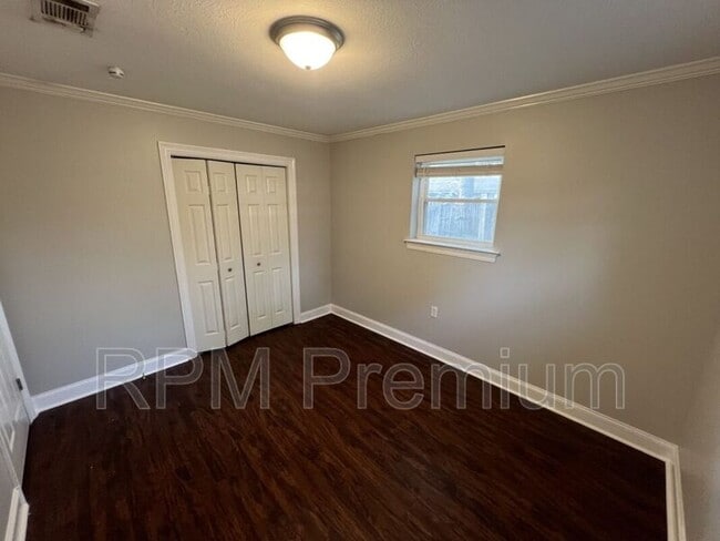 Building Photo - 41158 2nd Colonial St