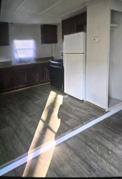 Building Photo - 1075 Sweeten Creek Rd