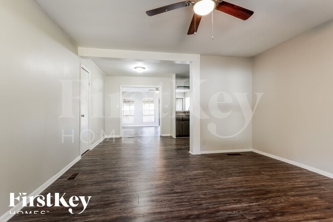 Building Photo - 3085 Piper Dr