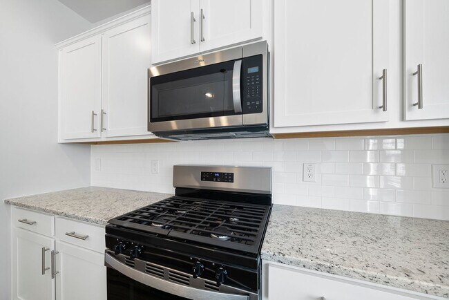 Building Photo - Convenient New Construction Townhome in Durham - Easy commute to RTP, Brier Creek, Airport