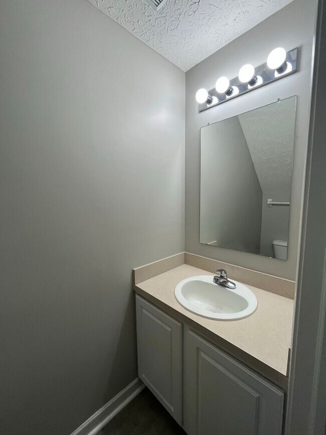 Building Photo - 5171 Mantua Dr