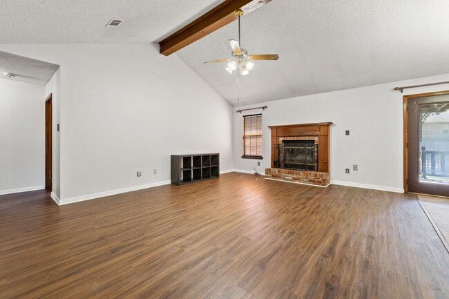 Building Photo - 3/2 Sherwood