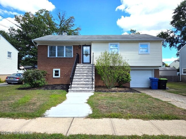 Primary Photo - 36 Diane Ave