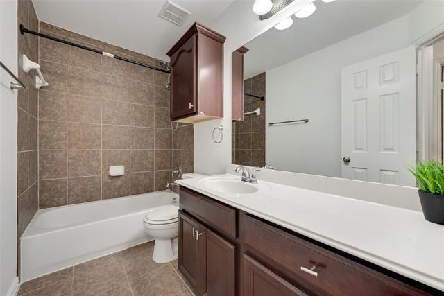 Building Photo - 305 Blythe Bridge Dr
