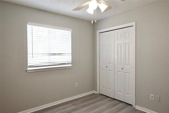 Building Photo - 3418 Green Fields Dr