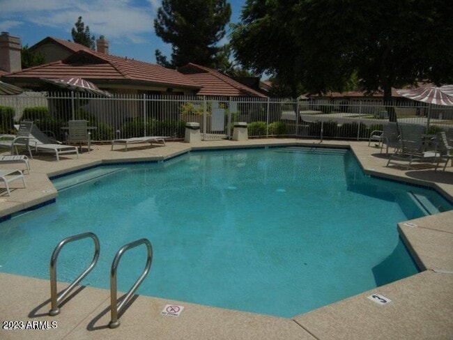 Building Photo - 721 N Mallard St