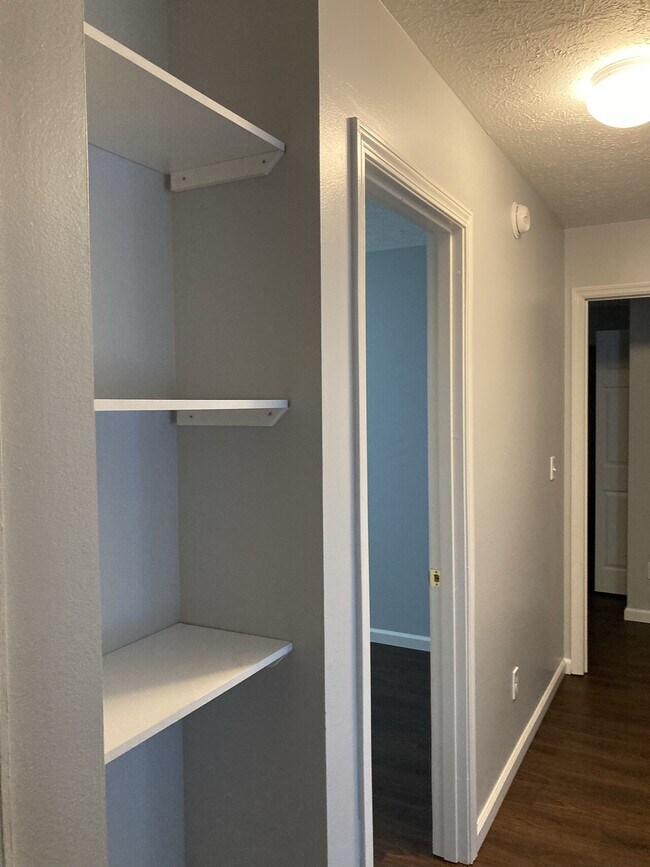 Building Photo - Carmichael Properties LLC. 1303