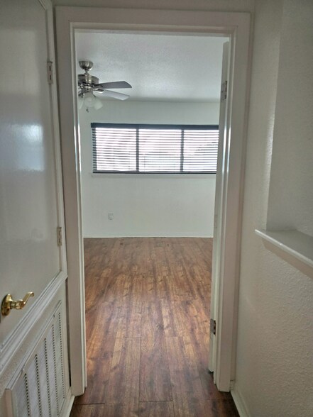 Building Photo - 5627 S Rice Ave