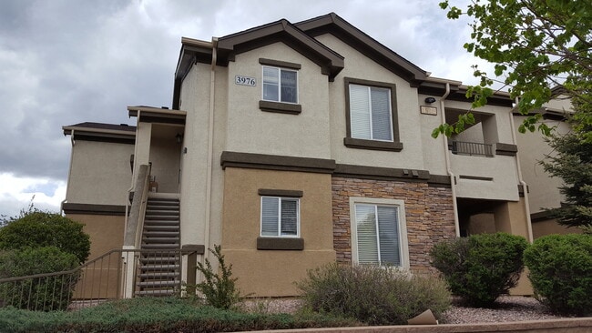 Building Photo - Ground level 3 bedroom, 2 bath, condo in Springs Ranch GATED community