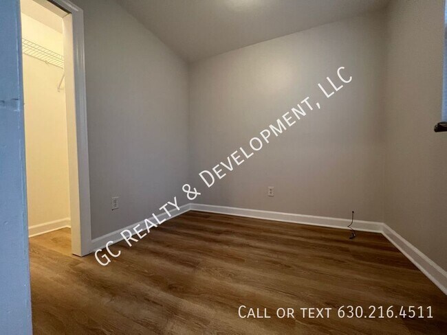 Building Photo - 2624 N Springfield Ave