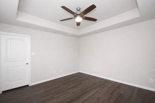 Building Photo - 5614 Brooklyn Rose Dr