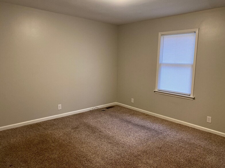 Building Photo - 202 Walnut St