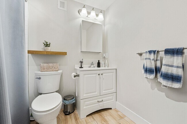 Building Photo - 1017 Park Ave