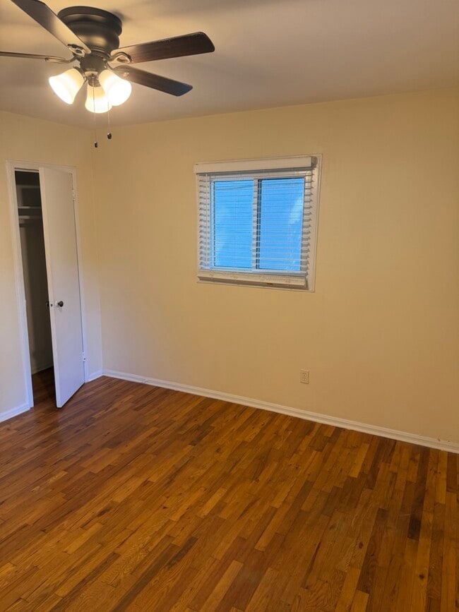 Building Photo - 1068 Palafox Dr NE