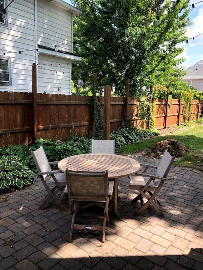 Building Photo - Charming Tudor 3 Blocks From Mayo