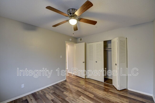 Building Photo - 2114 Swift St