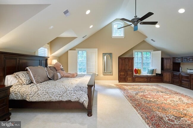 Building Photo - 7841 Montvale Way