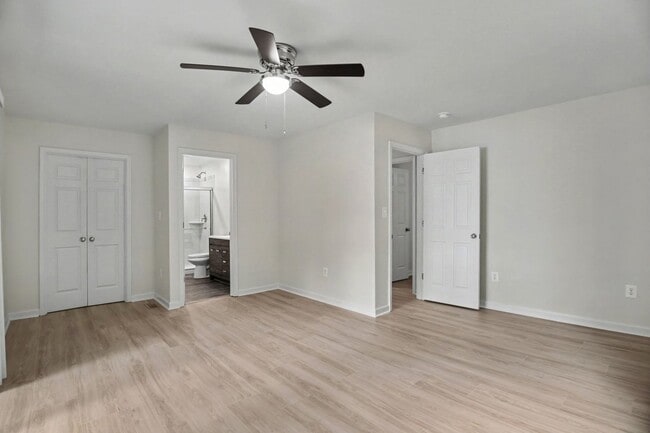 Building Photo - 201 Birchside Cir