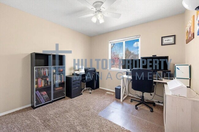 Building Photo - 4 Bed, 2 Bath Home with 2-Car Garage in North Nampa