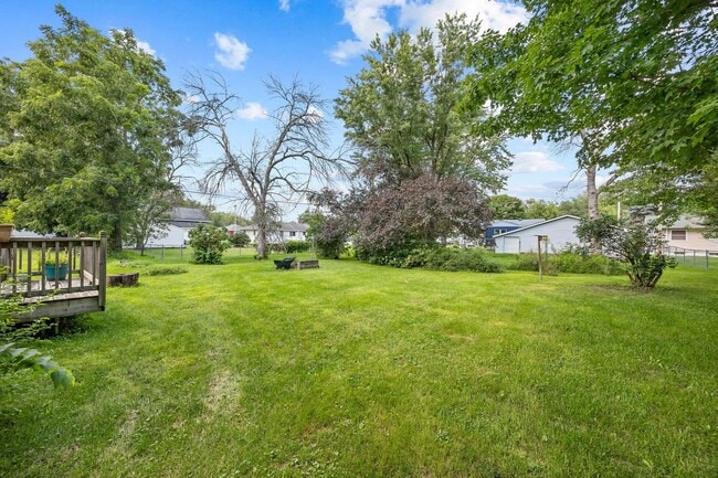 Building Photo - Single Family Home On Convenient, Quiet St...