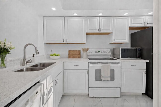 Building Photo - 3128 Sandy Shore Ln