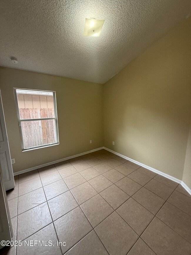 Building Photo - 9951 Somerset Grove Ln