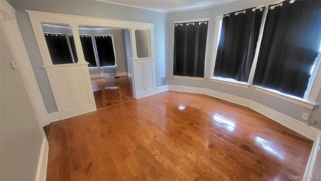 Building Photo - 107 Smith St