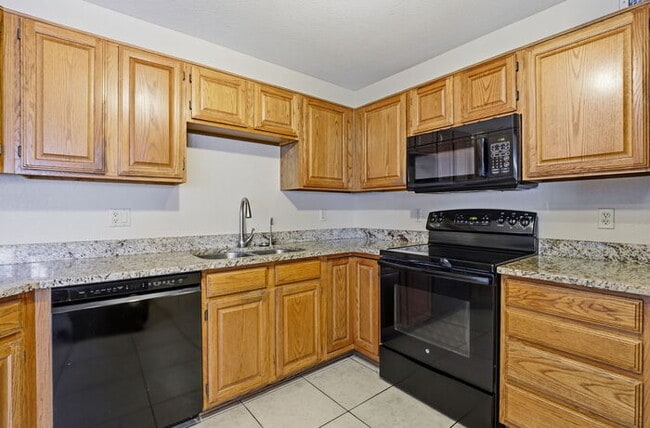 Building Photo - 1295 N Blackstone Dr