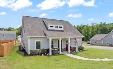 Building Photo - 1044 Fairfield Dr