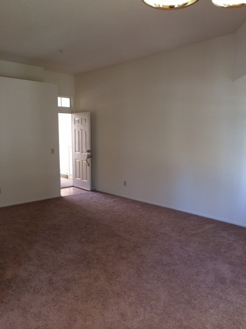 Building Photo - JESS RANCH!! 2 BEDROOM/2 BATH CONDO IN 55+...