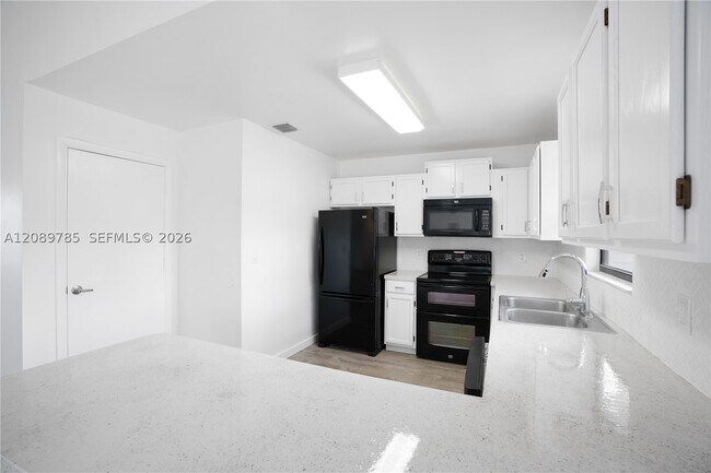 Building Photo - 6043 Felter St