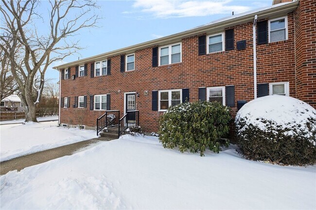 Building Photo - 70 Carroll Ave