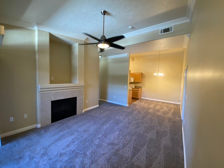 Building Photo - 8985 S Durango Dr