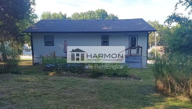 Building Photo - 170 Cherokee Dr