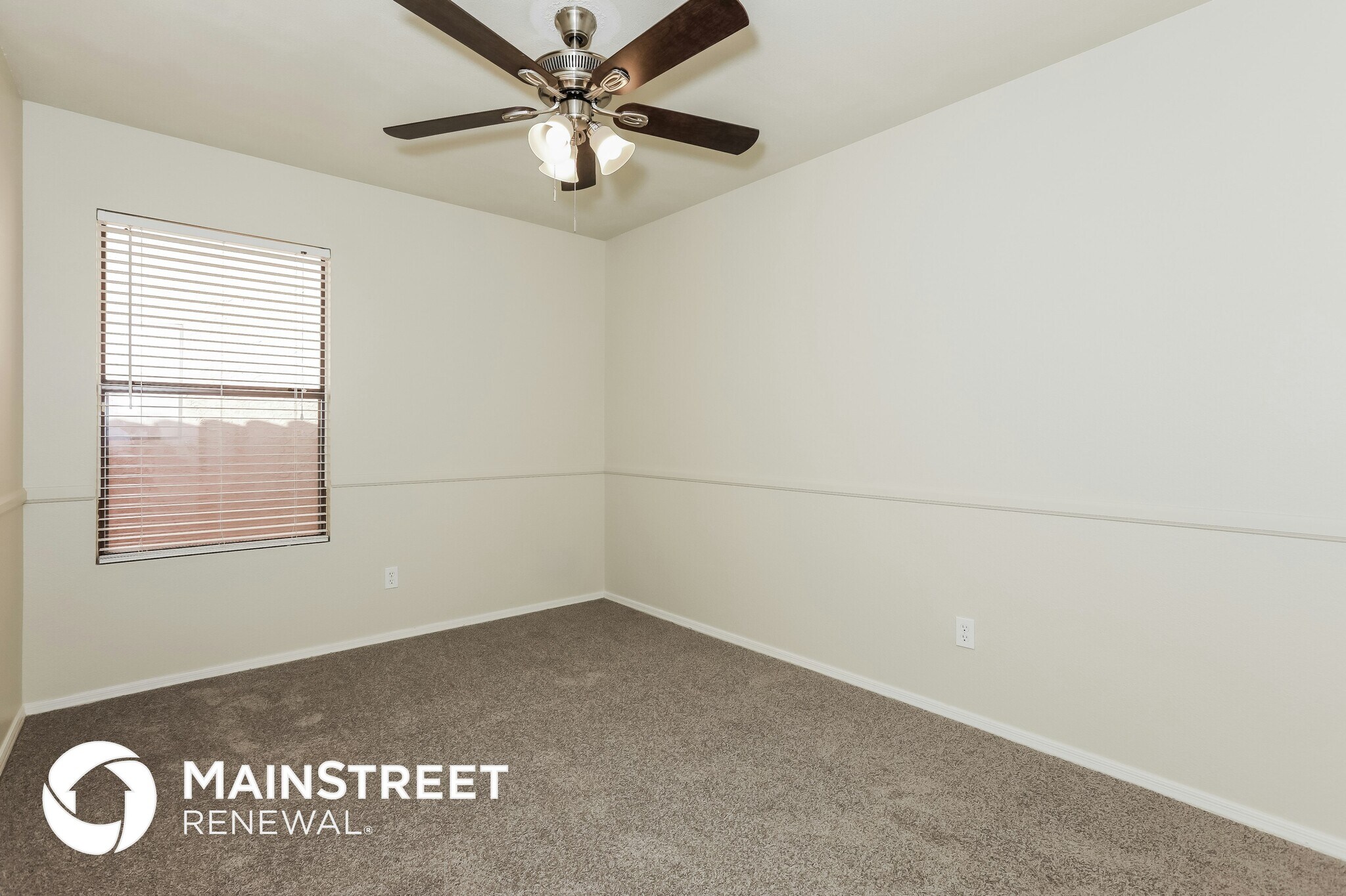 Building Photo - 4544 E Garnet Ave