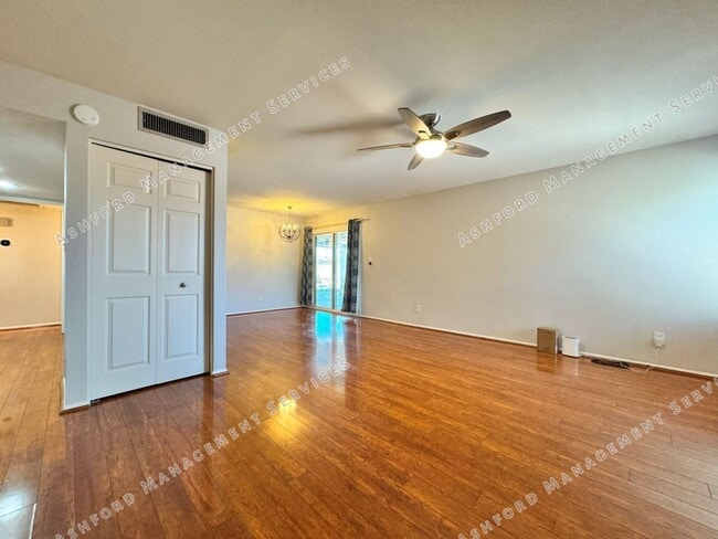 Building Photo - ***MOVE IN SPECIAL: REMODELED 4 BEDROOM HO...