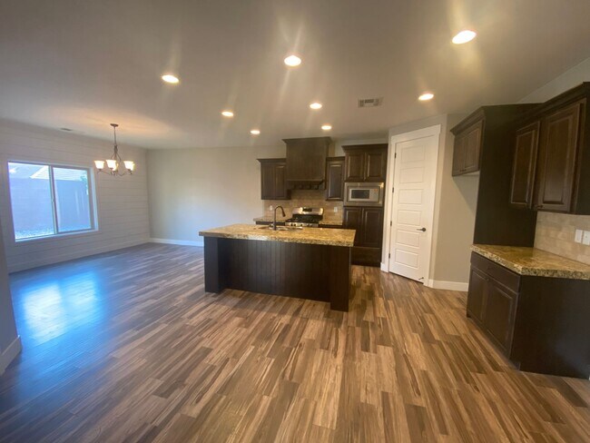 Building Photo - Dixie Springs Home