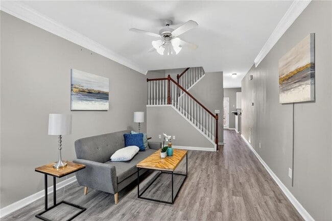 Building Photo - 230 Valley Xing