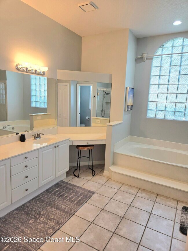 Building Photo - 988 Wildwood Dr