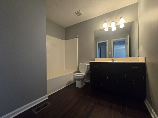 Building Photo - 202 Meagan Ct