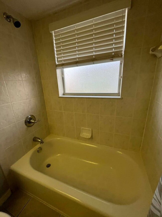 Building Photo - 25381 Deep Creek Blvd