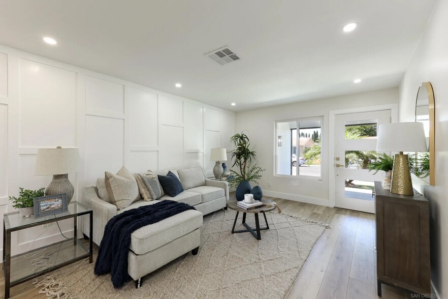 Livingroom - 10967 Salinas Way