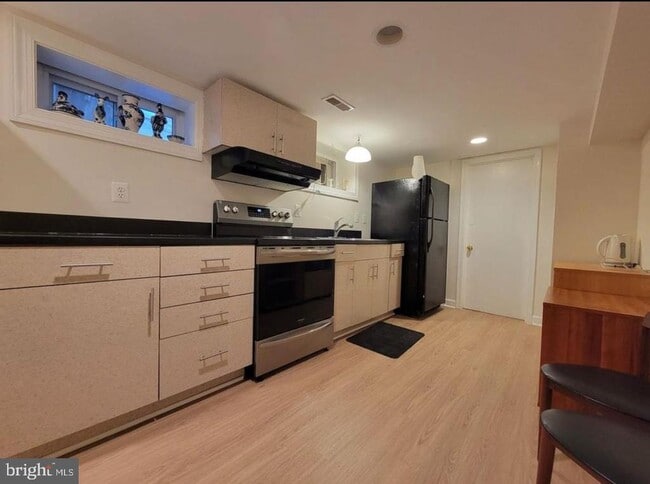 Building Photo - 1418 44th St NW