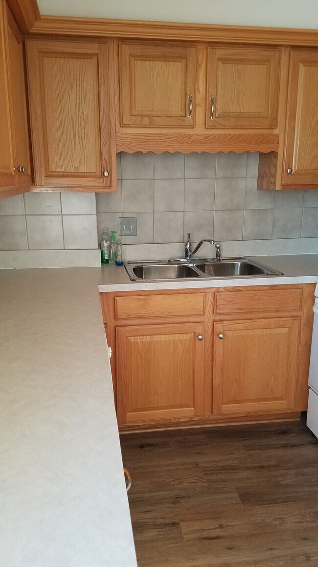 Kitchen - 67970 S Main St