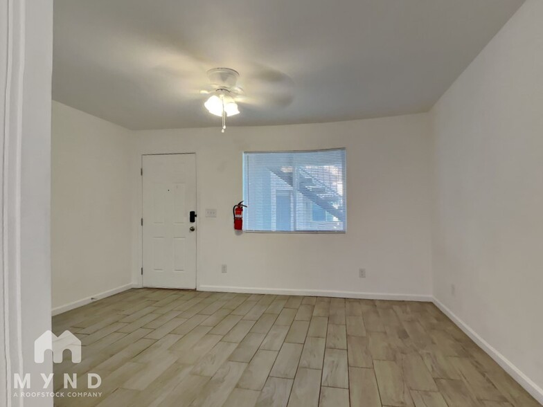 Building Photo - 6649 W Ocotillo Rd