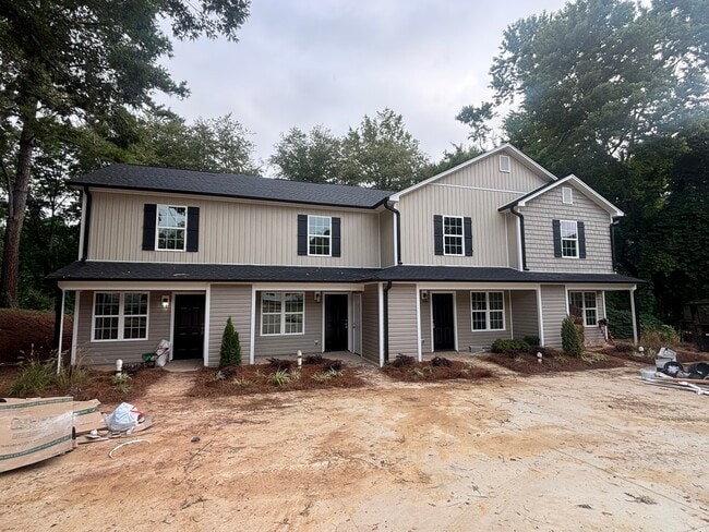 Building Photo - 308 Short Ave