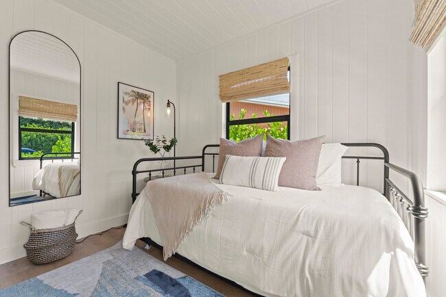 Building Photo - 721 Dobbins St