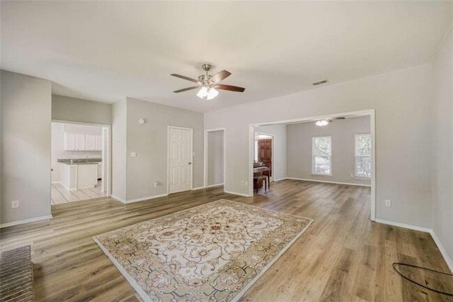 Building Photo - 10910 Willow Meadow Cir