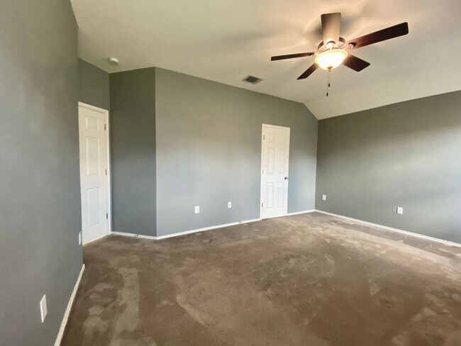 Building Photo - 466 Eagle Brook Ln
