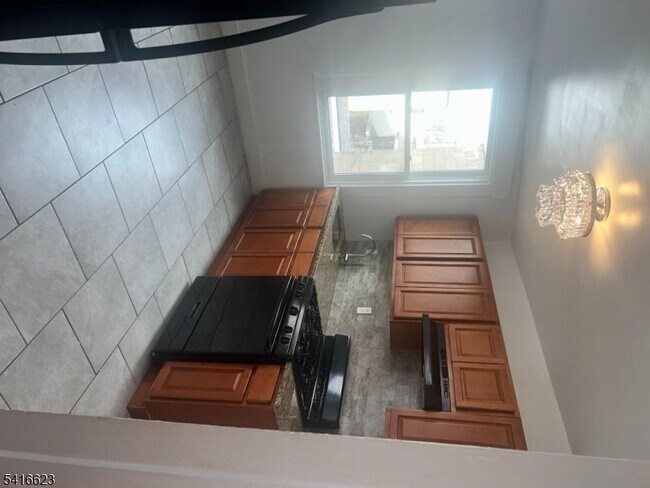 Building Photo - 21 Tillinghast St